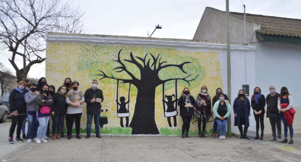 Se inauguró el mural "La vereda de la niñez y adolescencia